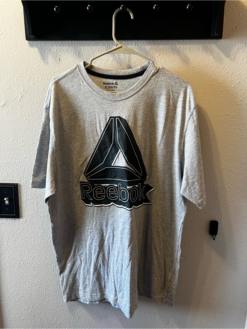 Mens XL Reebok T-shirt